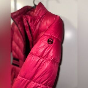 Cute puffer jacket for girls.